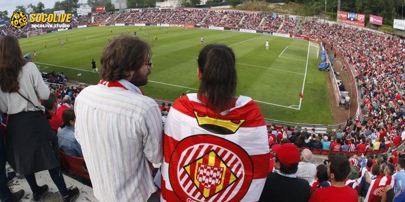 Toàn cảnh sân Montilivì trước giờ bóng lăn trận Girona vs Alavés